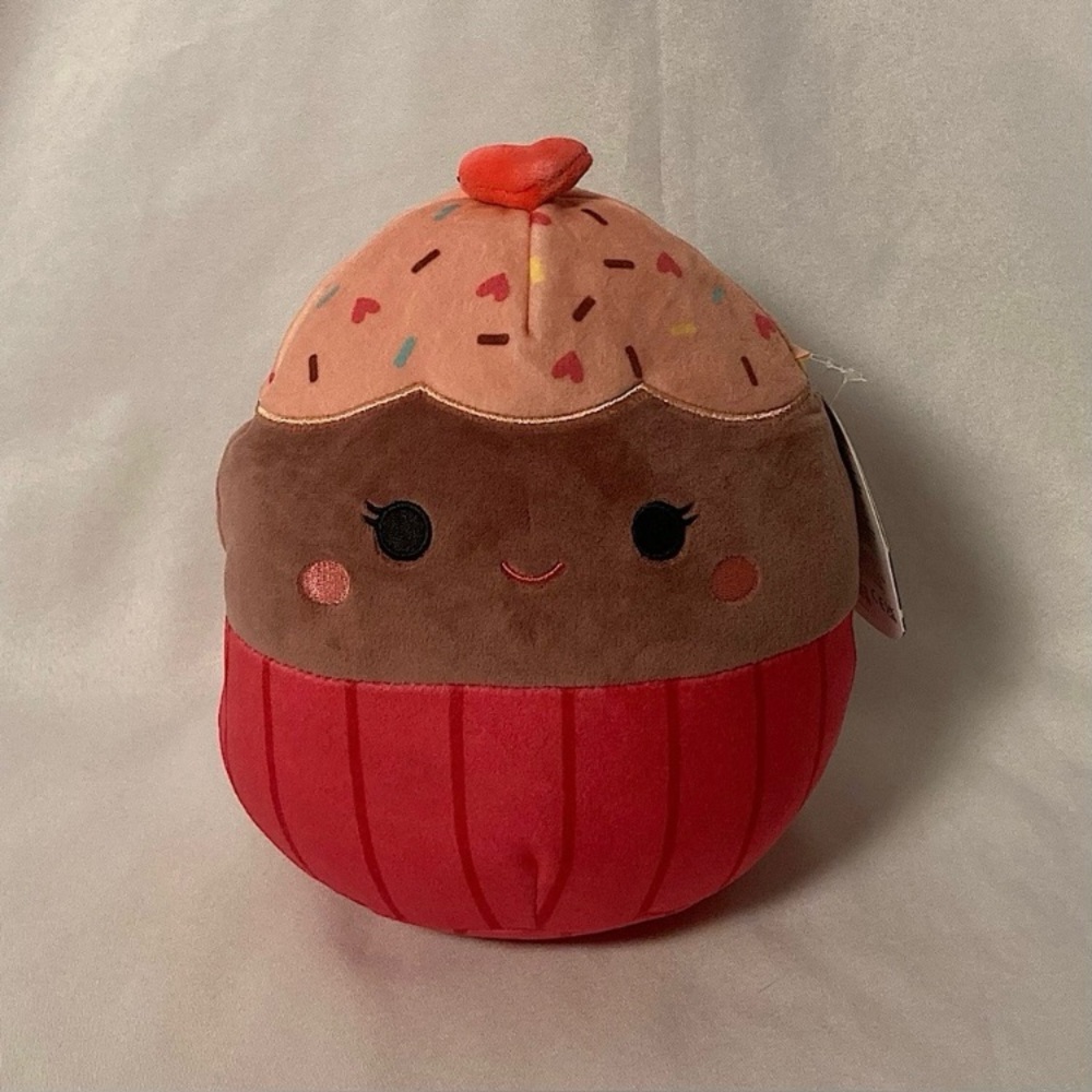 ⭐️ Squishmallow Ottie The Chocolate Cupcake 8” Plush